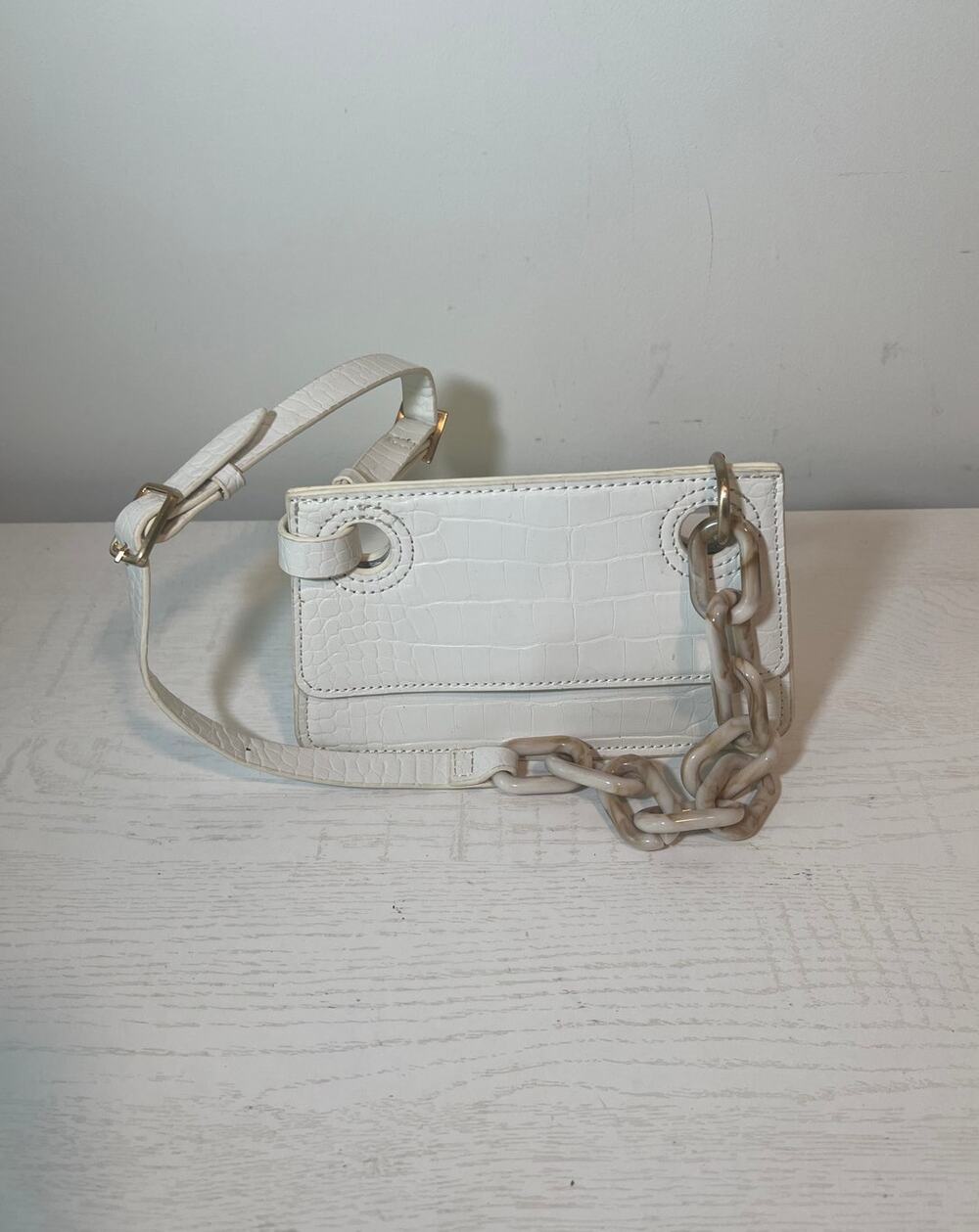 Studio 33 Embossed White Chunky Chain Mini Shoulder Bag Purse